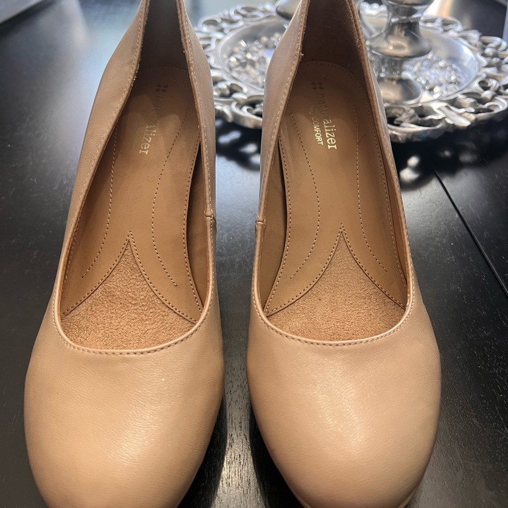 Naturalizer Women's Beige Heels